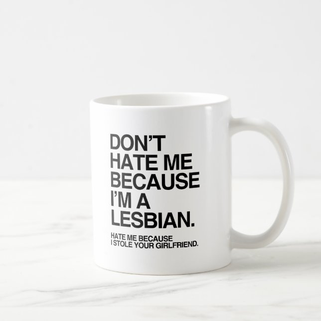HATA MIG INTE FÖR ATT JAG ÄR LESBISK -.png Kaffemugg (Höger)