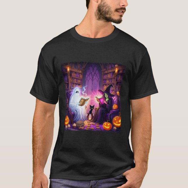 Haunted Bookstore Halloween Retro Bookish Witch Bo T Shirt (Framsida)