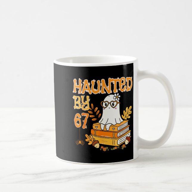 Haunted By 67 Funny Reading Ghost And Pumpkin Hall Kaffemugg (Höger)