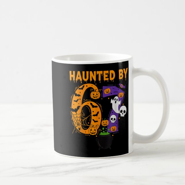 Haunted By 67 – Funny Six Seven Meme 6 7 Halloween Kaffemugg (Höger)