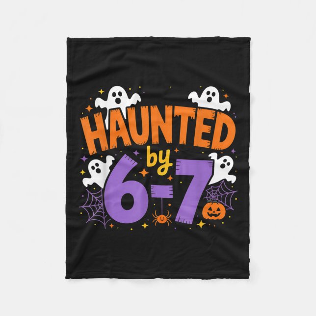 Haunted By 6-7 Halloween Ghosts And Sders Design  Fleecefilt (Framsidan)