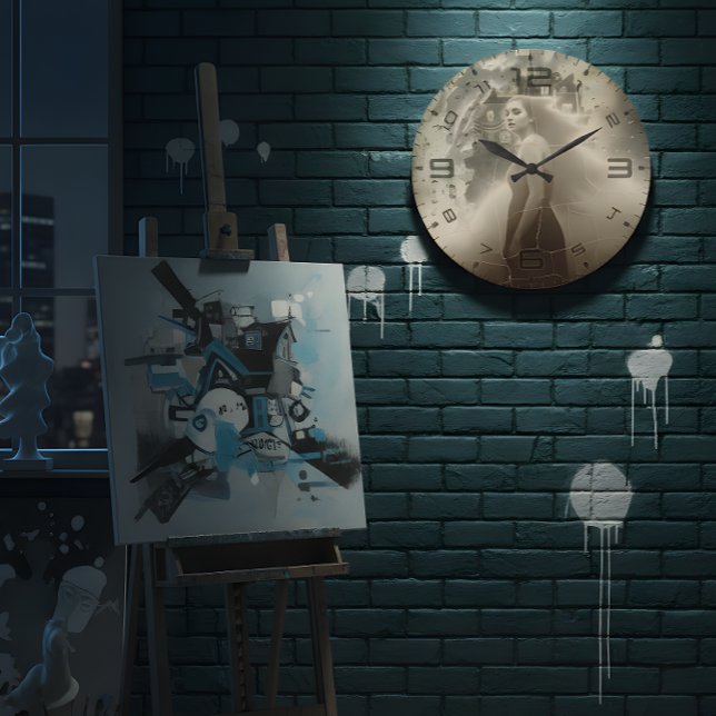 Haunted Elegance Wall Clock Stor Klocka (Skapare uppladdad)