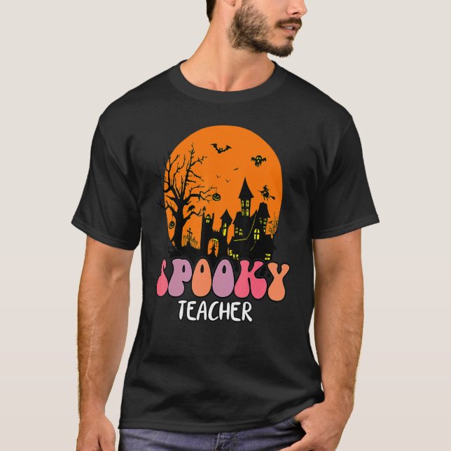 Haunted House Moon Night Groovy Spooky Teacher 4 T Shirt (Framsida)