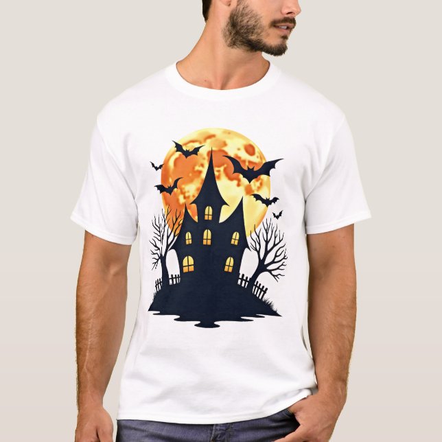 Haunted House with Bats � Spooky Halloween Tee (Framsida)