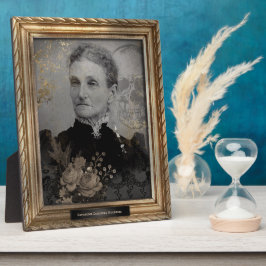 Haunted Porträtt | Plaque | Gamla kvinnor