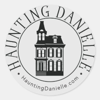 Haunting Danielle Sticker Runt Klistermärke