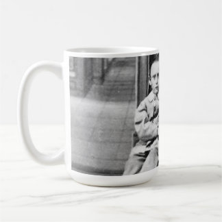Haunting Vintage Sibling Portrait  Kaffemugg