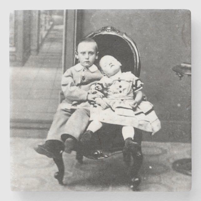 Haunting Vintage Sibling Portrait  Stenunderlägg (Framsidan)