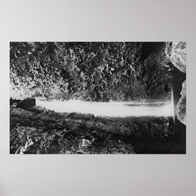 Hauula, HI - Helig Falls, Near Cooper Ranch Inn Poster (Framsidan)