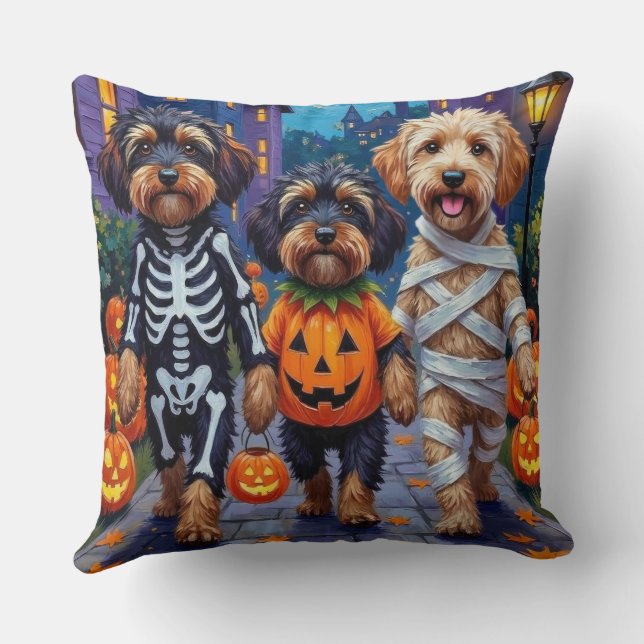 Havanesiska hundar trick-or-treating Halloween-kos Kudde (Baksida)