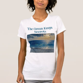 Havet Bevarar Hemligheter – Ett Gripande Havslands T Shirt