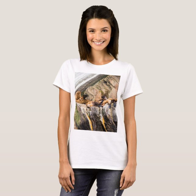 Havets Lejon på Sten T Shirt (Hel framsida)