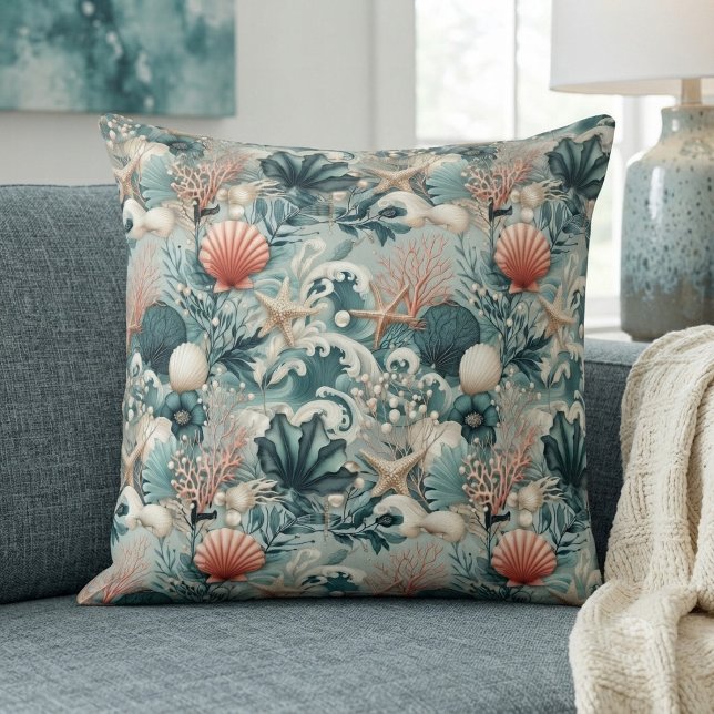 Havgrön kustdekor Tropiska koraller Snigelskal  Kudde (Sea Green Coastal Decor Tropical Corals Seashells Throw Pillow)