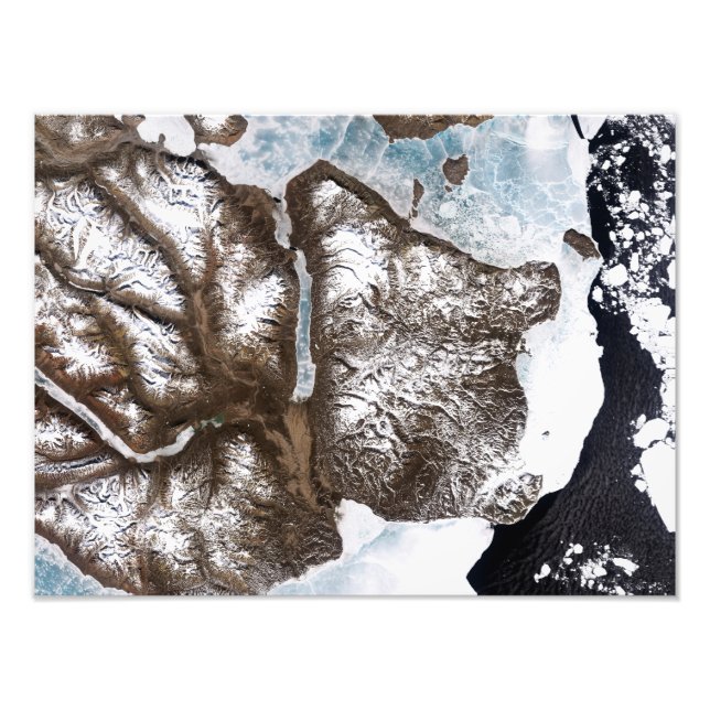 Havsisen linjer vid kustlinjen i östra Greenlan Fototryck (Framsidan)