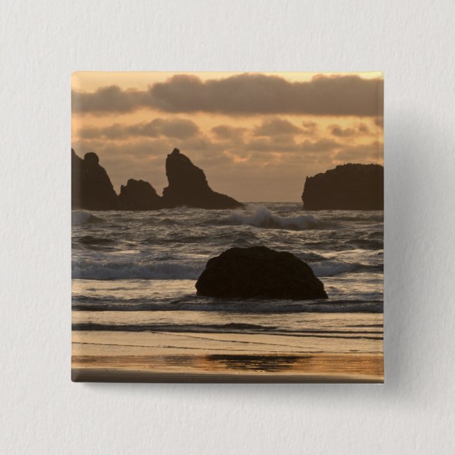 Havsstackar på stranden vid Bandon, Oregon Knapp (Framsida)