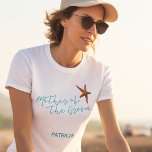 Havsstjärta bröllop mor i havsviken t-shirt<br><div class="desc">Starfish mor i groom sea/strand/destination bröllopsskjorta med akvblått kalligrafi och redigerbar text. Anpassa det med hans mor namn.</div>