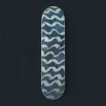 Havsvåg och Namn eller text<br><div class="desc">Visa dig med den här blå havsvågans tryckskateboard. Fyll i med ditt namn eller din text.</div>