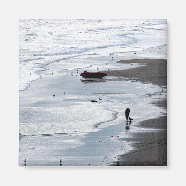 Havsvatten som kommer till stranden vid dusk magnet (Framsidan)