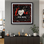 Hawaii Beach och Coral Heart Photo Kärlek Du mer Poster<br><div class="desc">"Kärlek mer". Jag har tur som har sett denna hjärtformade korall sten när jag gick på den här stora hawaiiska svarta sandstranden sent på eftermiddagen. En underbar påminnelse om kärlek när du dekorerar med denna fantastiska, grafiska, fototryckande poster. Gör en perfekt till Alla hjärtans dag, födelsedagar och årsdagar. Du kan...</div>