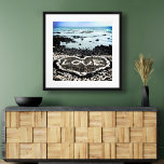 Hawaii Black Sand Beach & Coral "Kärlek" Heart Pho Poster<br><div class="desc">"Kärlek", slappna av och njut av skönheten hos den här pristine Big Island svarta sandstranden när du tittar på det här fototryckt som poster om Hawaii kusten. Jag har tur som har sett det här "kärlek" hjärtat av korall sten när jag gick på stranden sent på eftermiddagen. Du kan enkelt...</div>