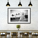 Hawaii Buddha Black White Photo Just Breathe Poster<br><div class="desc">"Andas bara." Varje gång jag besöker Big Island måste jag åka till Buddha. Något om havets storhet, det fredliga ansikte och dess platshållares ensamhet får mig att känna lugn, serene och lycklig. Denna vackra svartvita fotografi kommer att bli strålkastarljuset i vilket rum som helst. Du kan enkelt anpassa den här...</div>
