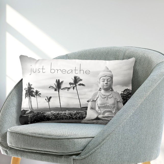 Hawaii Buddha Just Breathe Black and White Photo Lumbarkudde (Skapare uppladdad)