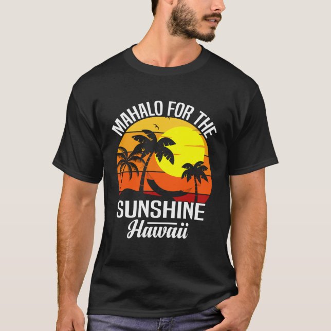 Hawaii island of sun beach waves and palm trees  6 t shirt (Framsida)