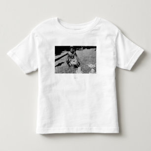 Hawaii - Man Skapar Coconut Hats-foto Tee Shirt
