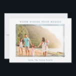 HAWAII PHOTO CHRISTMAS CARD | FAMILY BEACH PHOTO JULKORT<br><div class="desc">Varm Önskemål från HAWAII (eller din egen stat eller favoritsemester) - roligtens sätt att skicka hälsning till helgdagarna för havets älskare överallt! Detta underskattade, enkla och moderna havsblått och vitt temat vattenfärg ram är tropiskt och vismiskt och perfekt för en varm väderjul- eller semesterminnen. Lägg bara till fotot och titta...</div>