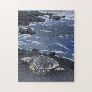 Hawaii Sea Turtle on Black Sand Beach T-Shirt Pussel