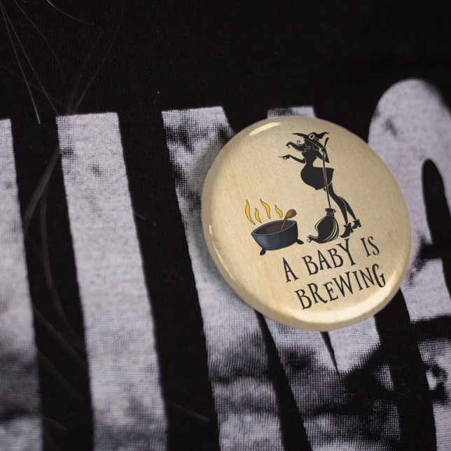 Häxa brygger gravid mammas babyshower knapp (Skapare uppladdad)