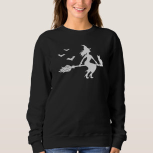 Häxa På En Kvast Med Katt Och Fladdermöss Hallowee T Shirt