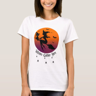 Häxor samlas här Spindlar Halloween Solnedgång T Shirt