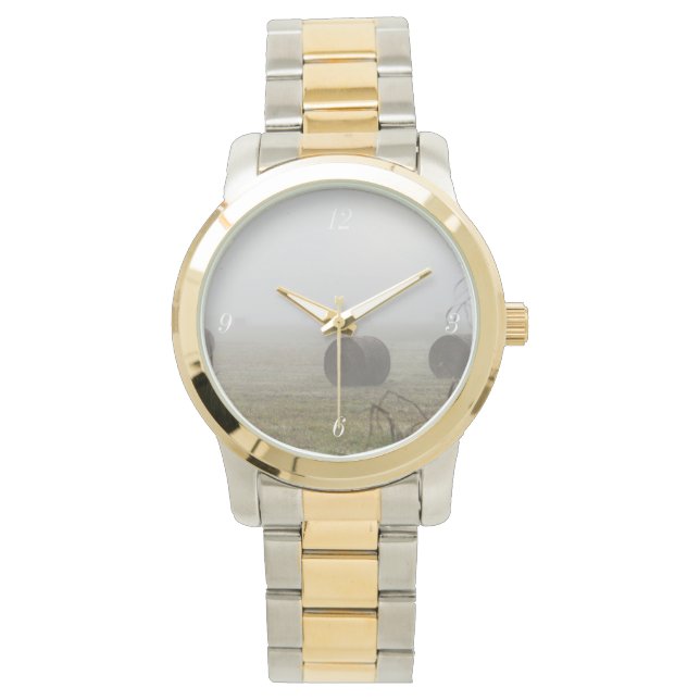 Hay Bales in fog Armbandsur (Framsida)