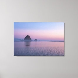 Haystack Rock vid solnedgång Canvastryck