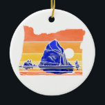 Haystack Sten Cannon Beach Line Art Ornament<br><div class="desc">Cannon Beach Oregons ikoniska Haystack Sten skiner i denna konstform.</div>