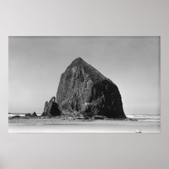 Haystack Sten vid Cannon Beach, Oregon Photograph Poster (Framsidan)