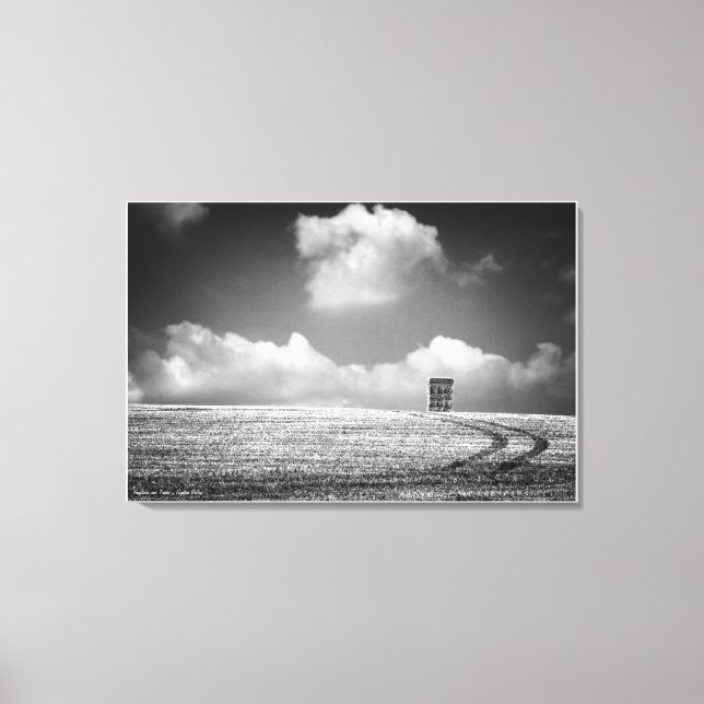 Haystacks and Tracks, bra art black and white Canvastryck (Framsida)