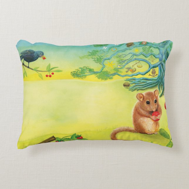 Hazel Dormus Eating Vild Strawberry Prydnadskudde (Framsidan)