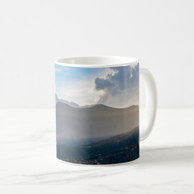 Hazy Pikes Peak Sunset Classic Mugg (Framsida höger)