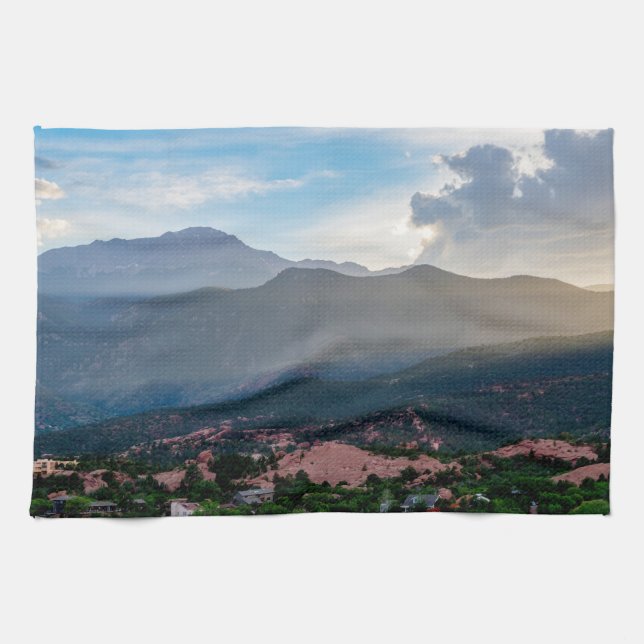 Hazy Pikes Peak Sunset Kitchen Towel Kökshandduk (Horisontell)