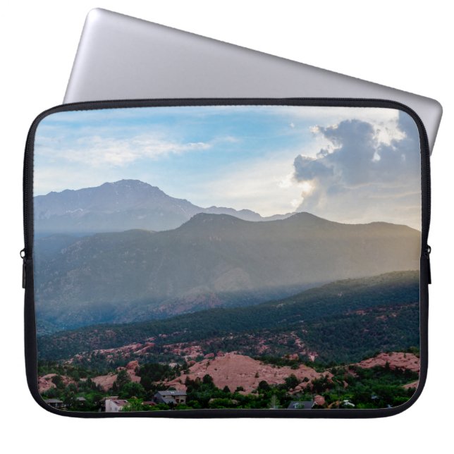 Hazy Pikes Peak Sunset Laptop sleeve Fodral (Framsidan)
