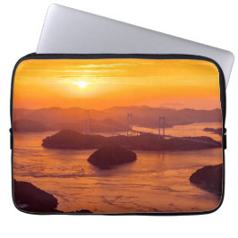 Hazy sunset on Kurushima Kaikyo Bridge and Kurushi Laptop Fodral