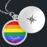 HBT Gay Lesbisk Pride Rainbow Flagga Färger Silver Berlockhalsband<br><div class="desc">Vackra, vibrerande, hbt-gay pride-regnbåge, flagga-färger, färgstarka geometriska rand-mönster, anpassningsbar, personlig, monogrammade, snyggt, UV-resistenta och vattentäta, sterling silver avsluta rund, metall charm-låsbeslag. halsbandet innehåller text i typografiska skript för elegant faux guld. Ange ditt namn / par namn / bröllop datum / monogram / initialer för att anpassa. Gör en underbarare gåva...</div>