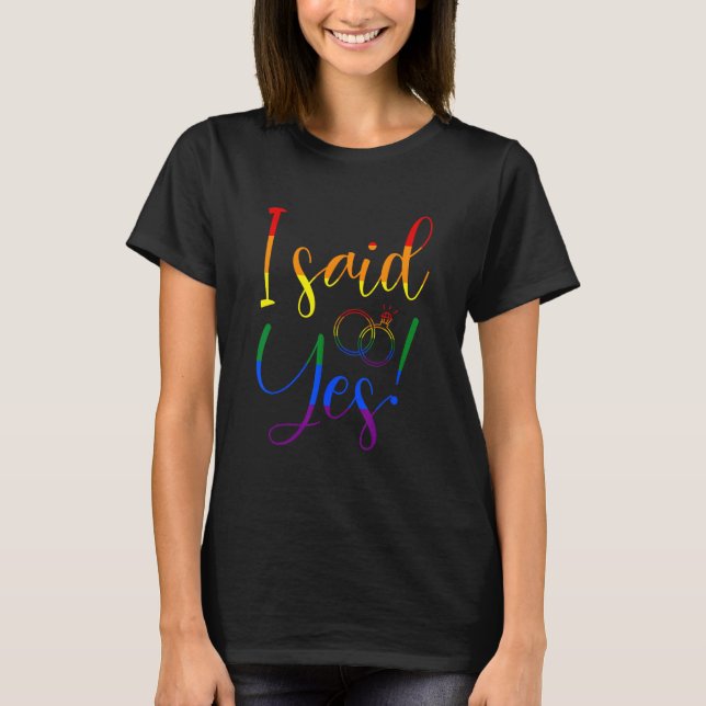 HBTQ+ Förlovning Bröllop Sachelorfest T Shirt (Framsida)