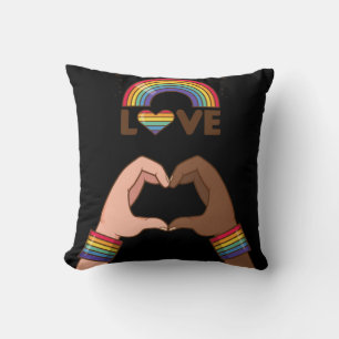 HBTQ+Pride. Kärlek regnbåge. Hjärta. Kudde