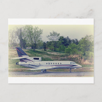 HDRBlackTailPlaneRedStripesOnRunway-.jpg Vykort