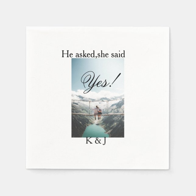 He asked she said yes engagement photo name stylis pappersservett (Framsidan)