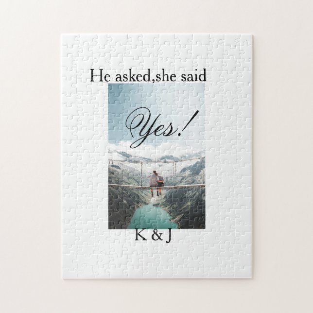 He asked she said yes engagement photo name stylis pussel (Vertikal)