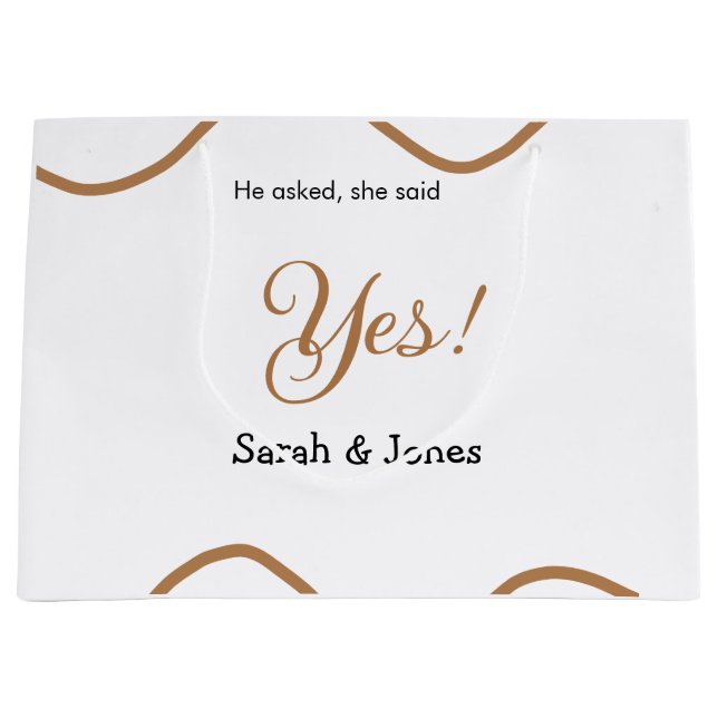 He asked she said yes engagement simple minimal  (Framsidan)